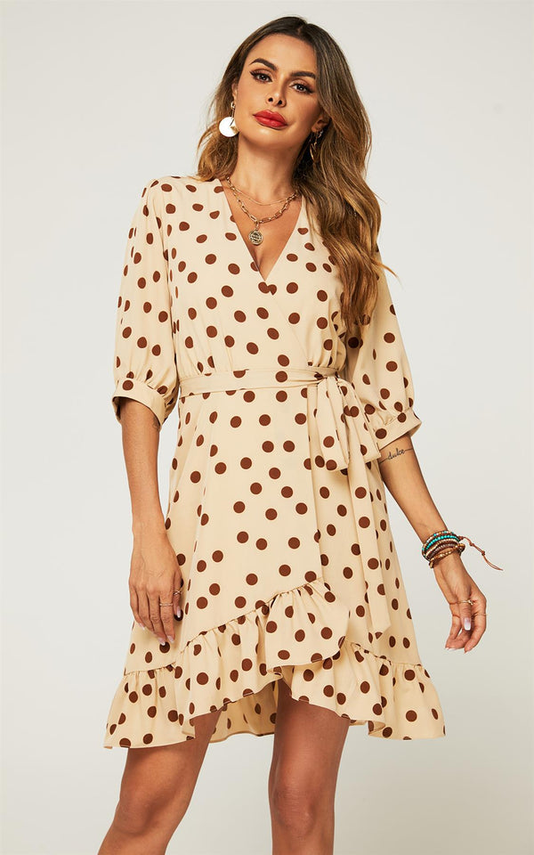 Sommerliches Mini-Wickelkleid Mit Punktemuster In Creme