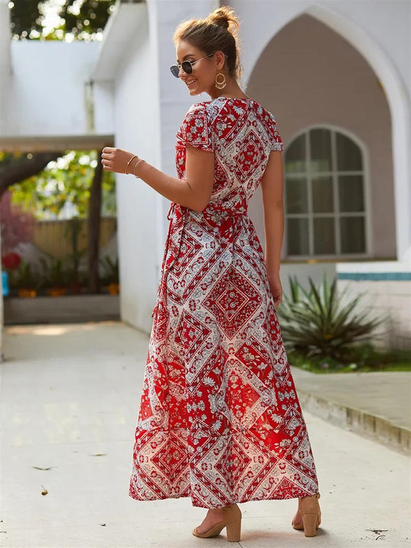 Maxi-Wickelkleid im Bohème-Stil mit geometrischem Muster in Rot und Creme