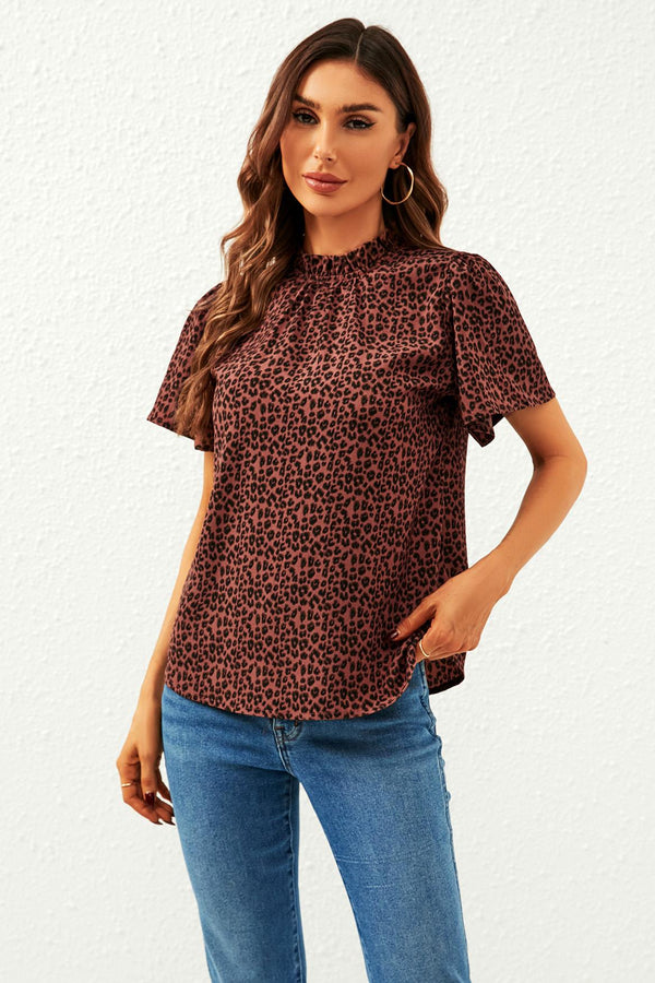 Oberteil/Bluse mit hohem Kragen und Engelsärmeln im Leopardenmuster in Rostrot