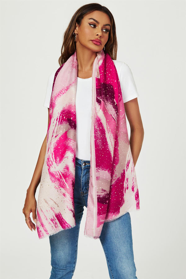 Schal mit abstraktem Pinseldruck und Fransenkanten in Goldfolie in Rosa