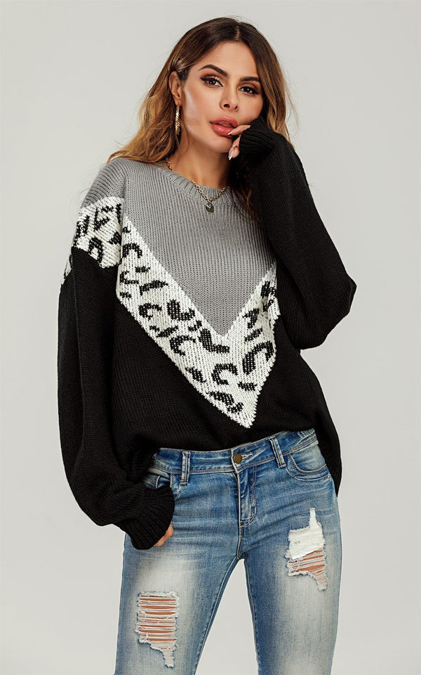 Weißer Pullover mit Leopardenstreifen in Schwarz und Grau